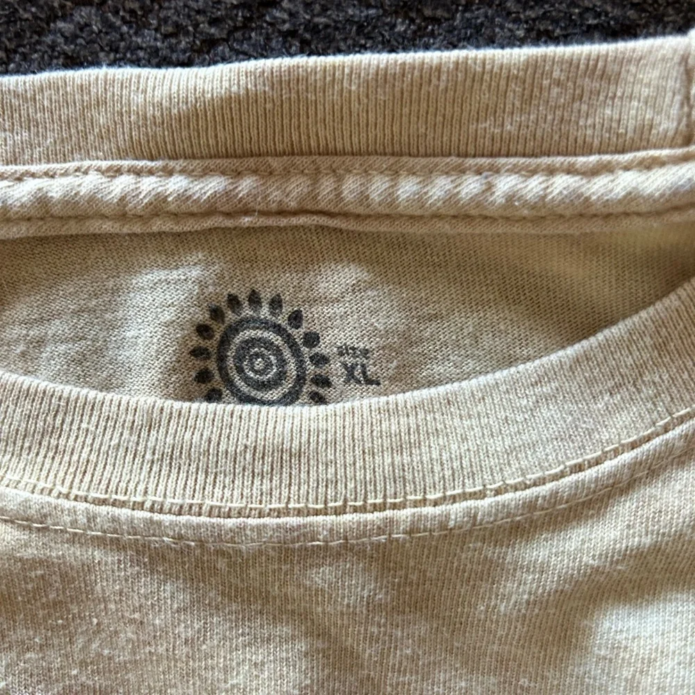 Size Xl - Picture 3 of 3